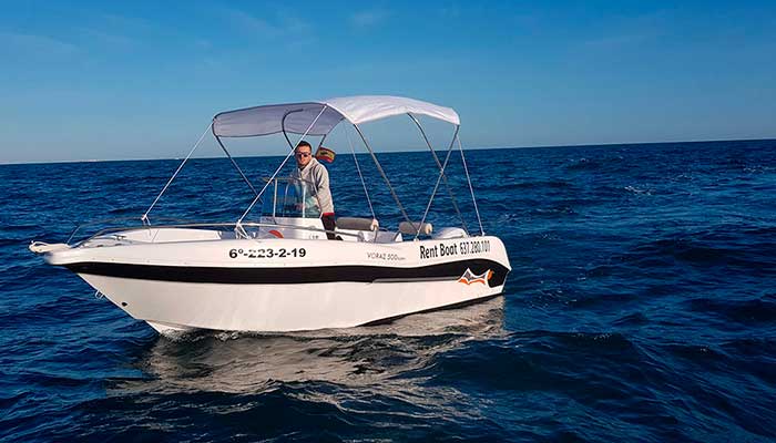 alquiler-de-barcos-en-benidorm-sin-licencia-parasailing-villajoyosa-alquilar-banana-boat-benidorm-3